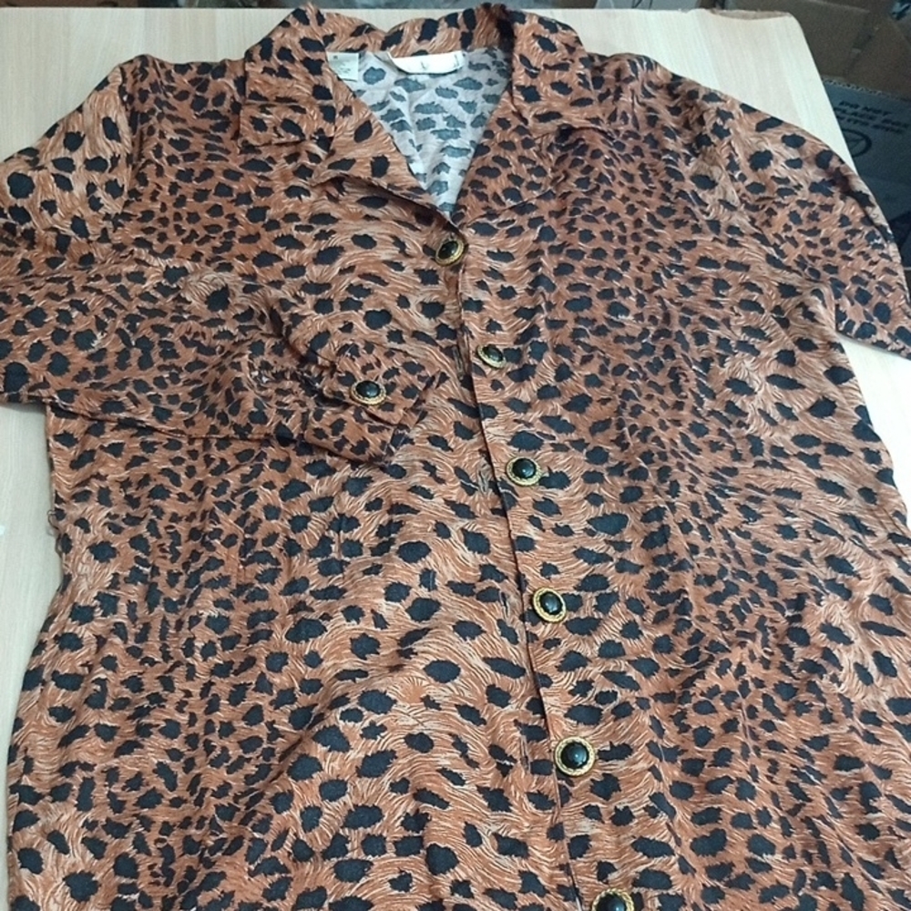 Che Studio Leopard Print Button-Up DRESS - Picture 11 of 15